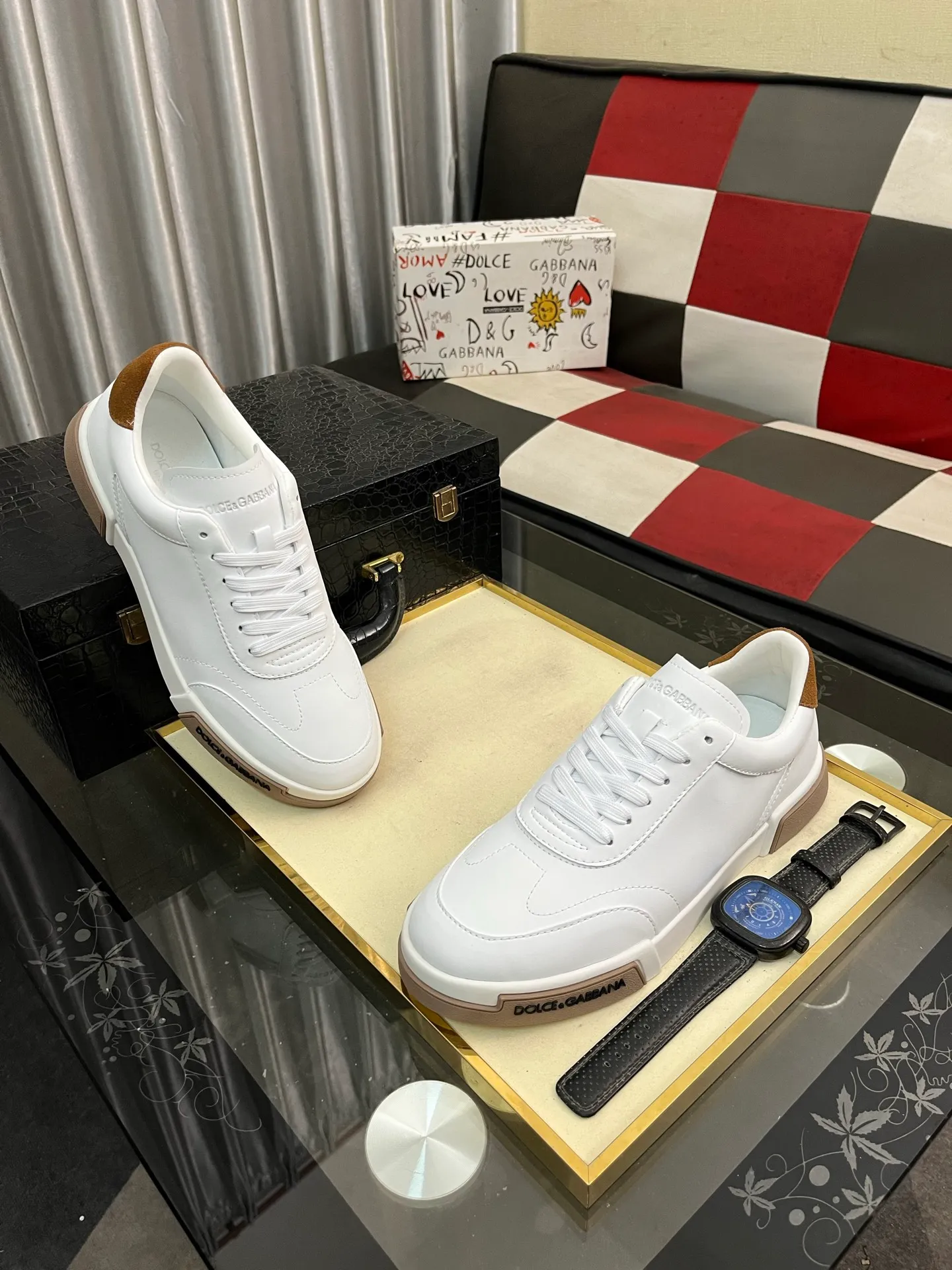 Men's shoes 💰440⌚️⌚️DG's latest popular 🔥🔥casual shoes, the tongue has the brand's iconic details, and the combination of silk cowhide and cow suede enhances the style. Fashionable and versatile, it can complement any look. Create an exquisite design with unique dynamic vitality and modern atmosphere, showing modern elegance. Size: 38-46